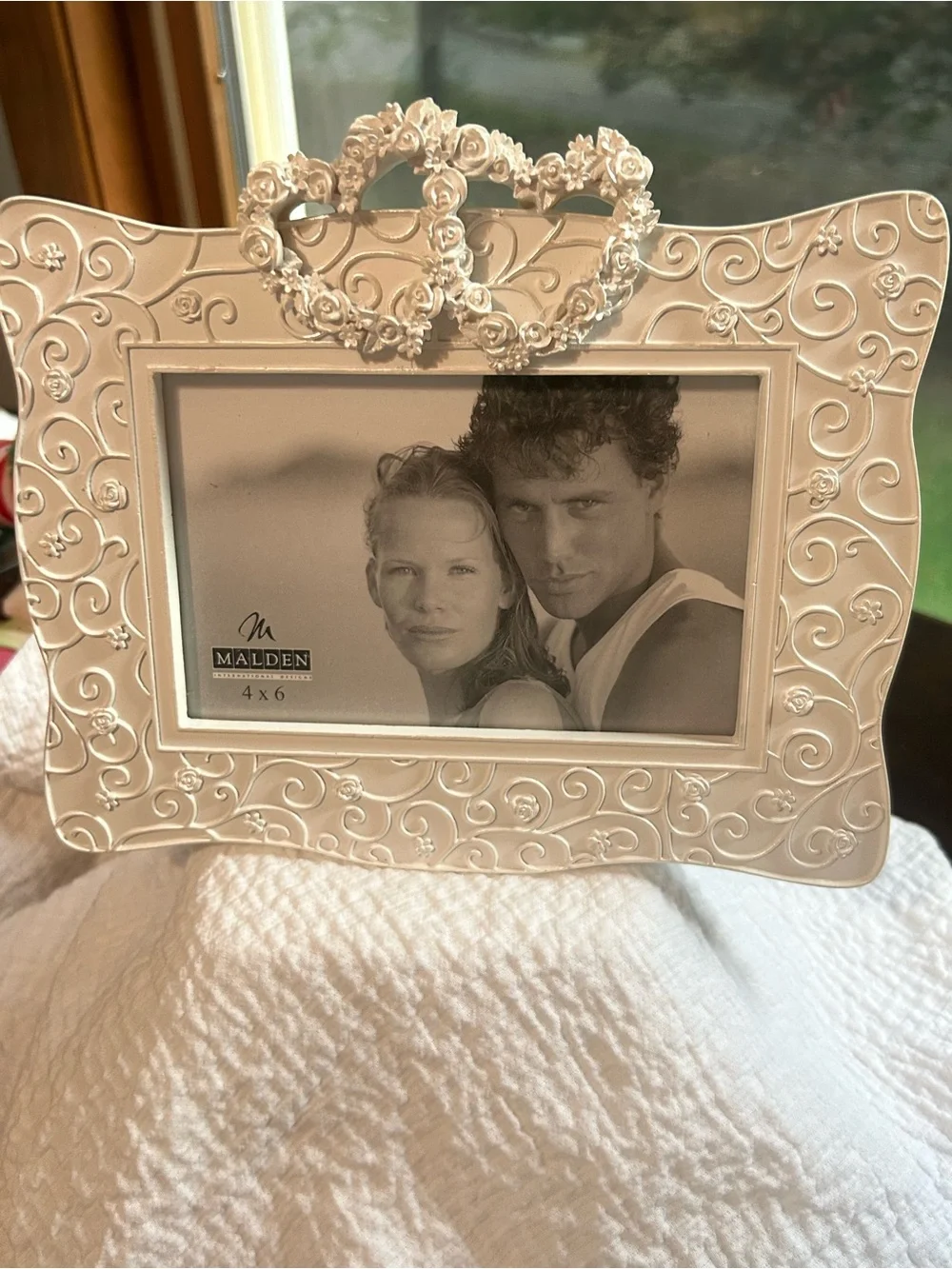 Malden Cream Decorative Photo Frame with Heart Motif